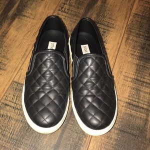 Steve Madden slip ons